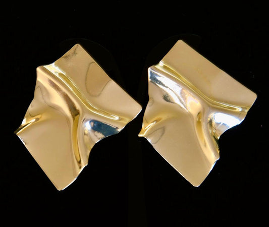 Orecchino “Fazzoletto” piccolo in ottone placcato oro 18 kt